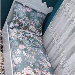 خرید آنلاین روتختی یک نفره شکوفه طوسی گل ریز صورتی ملحفه و روکش تخت یک نفره