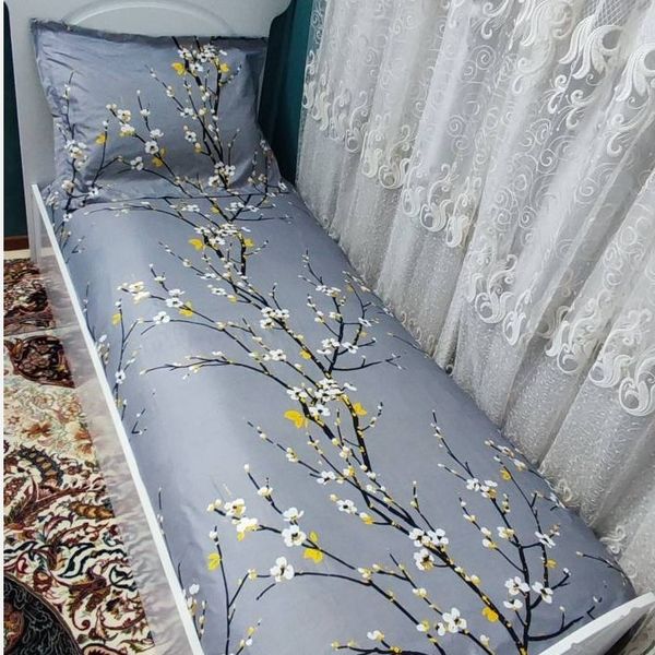 روتختی یک نفره دور کشدوزی شده طرح طوسی خاکستری شکوفه