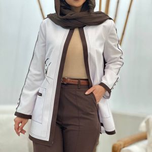 مشخصات کت شلوار گلدوزی پرستو