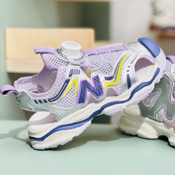 صندل بچگانه طرح نیوبالانس برند A+B کد 4010601