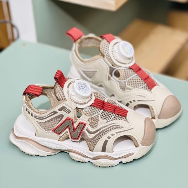 صندل بچگانه طرح نیوبالانس برند A+B کد 4010601