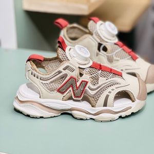 خرید اینترنتی قیمت صندل بچگانه طرح نیوبالانس برند A+B کد 4010601