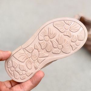 خرید اینترنتی قیمت صندل دخترانه طرح گلادیاتور بند ریز از کی شوز کد 4010701