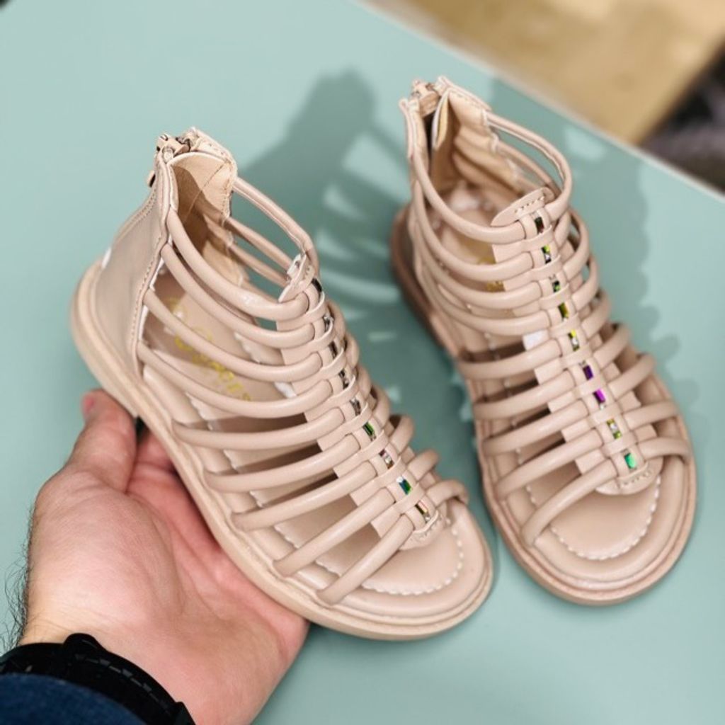 خرید اینترنتی قیمت صندل دخترانه طرح گلادیاتور بند ریز برند Kshoes کد 4010701