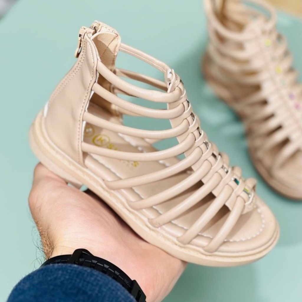 خرید اینترنتی قیمت صندل دخترانه طرح گلادیاتور بند ریز برند Kshoes کد 4010701