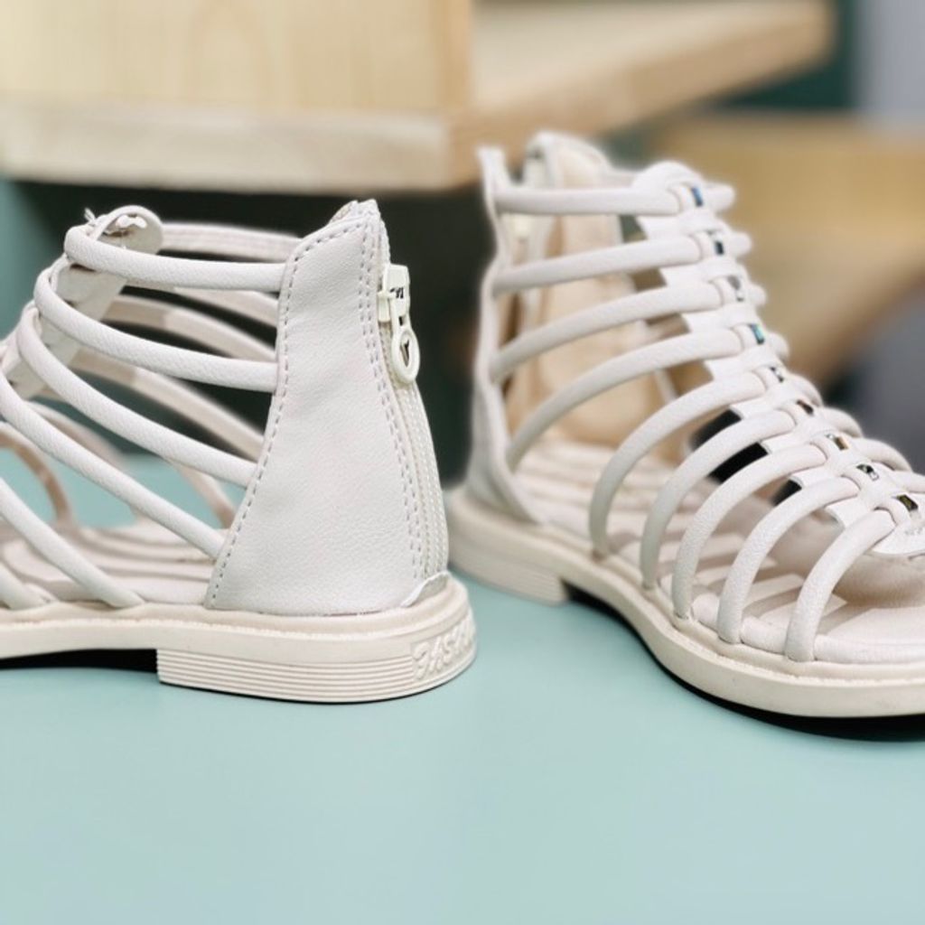 خرید اینترنتی قیمت صندل دخترانه طرح گلادیاتور بند ریز برند Kshoes کد 4010701