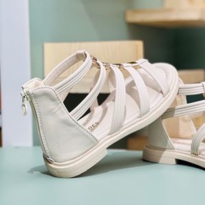 مشخصات صندل دخترانه طرح گلادیاتور برند Kshoes کد 4010702