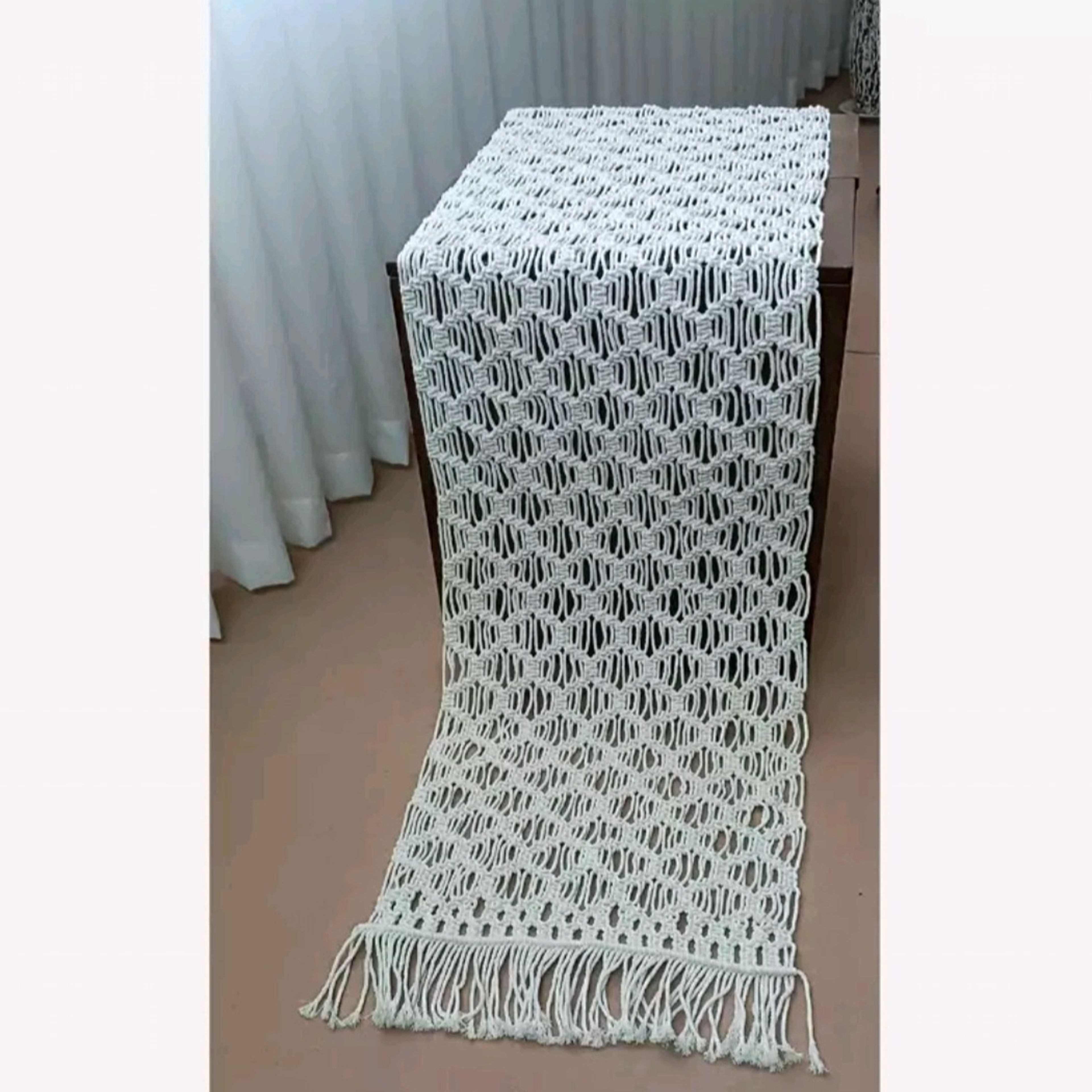 خرید انلاین رومیزی مکرومه بافی طرح سپیدار