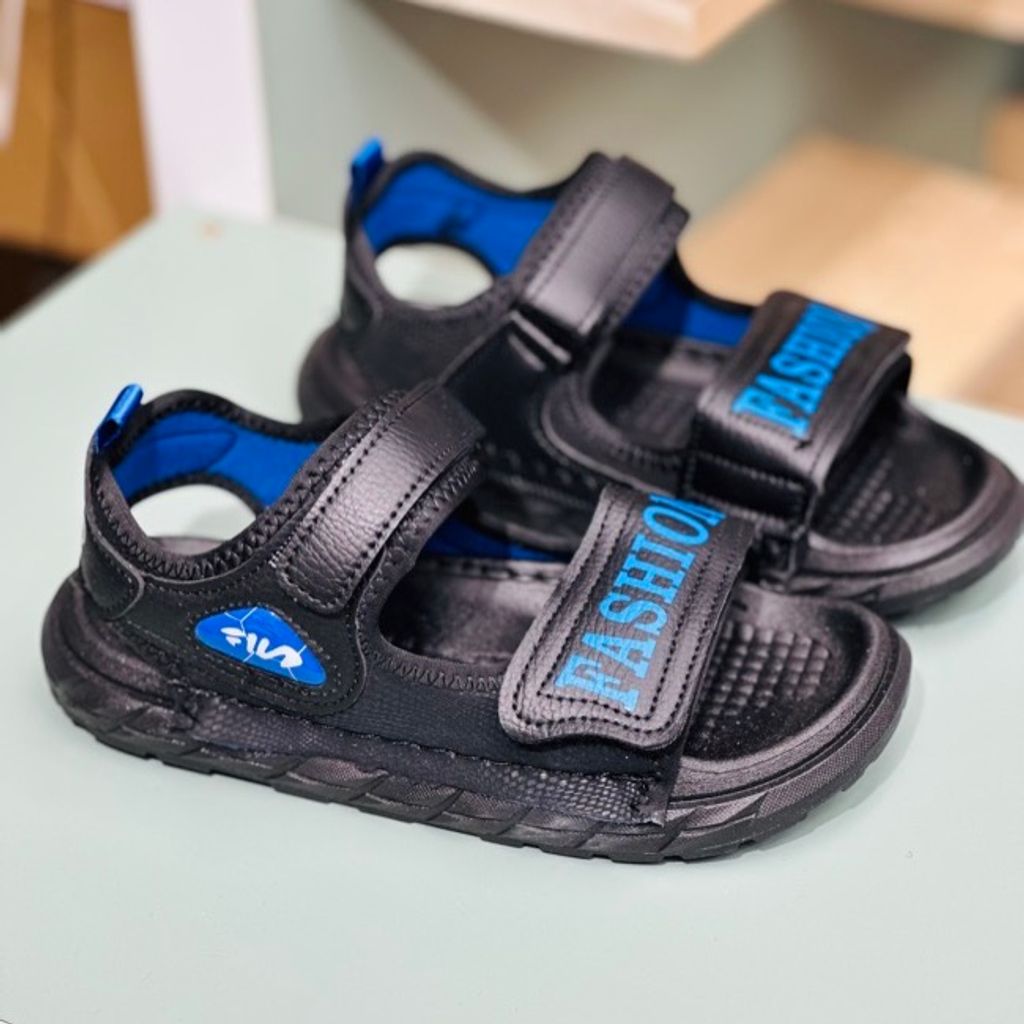 خرید اینترنتی قیمت صندل بچگانه طرح Fila برند Winstar کد 4011001