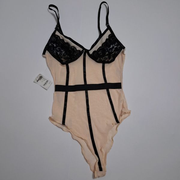 بادی توری دکلته charlotte russe
