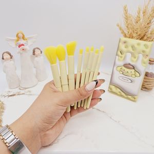 خرید آنلاین ست براش 8 تیکه مدل سانریو فانتزی مناسب مسافرت