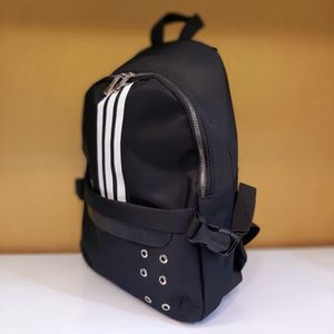 خرید اینترنتی کوله پشتی اسپرت مشکی سفید