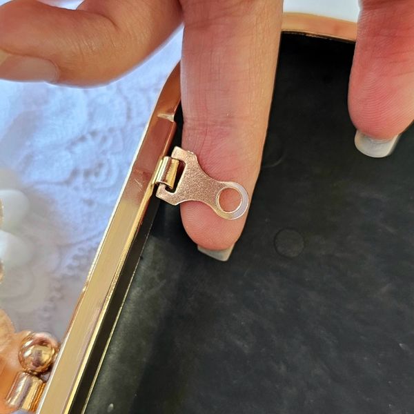 کیف کلاچ مدل طاووس طلایی