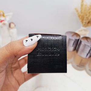 قیمت ارزان کرم پودر دوسه کانسیلر دار دارای ویتامین E و spf 22