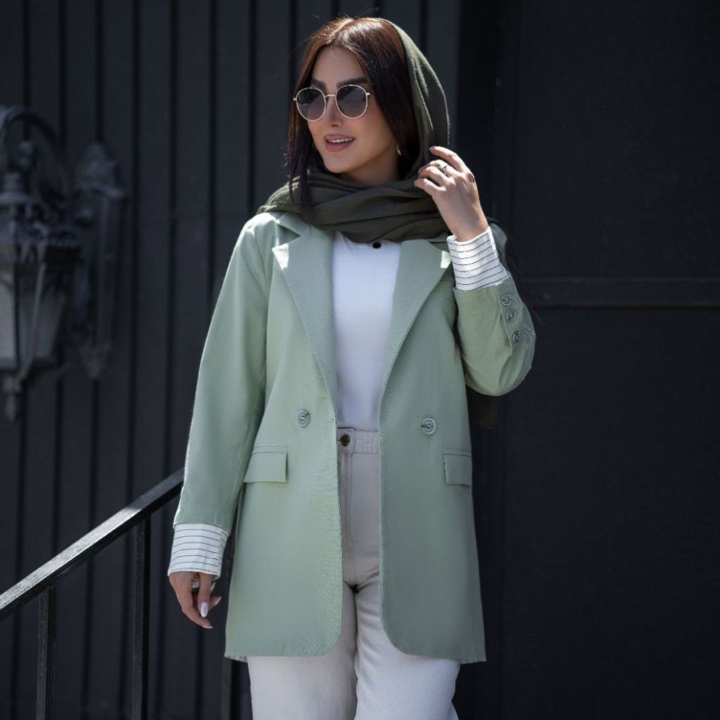 خرید اینترنتی مانتو کتی پشت راه راه پینترستی تا سایز 52