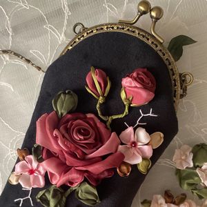 مشخصات کیف موبایل مجلسی شاخه رز