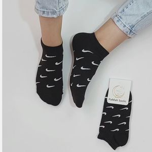 خرید اینترنتی جوراب زنانه و دخترانه مشکی طرحدار