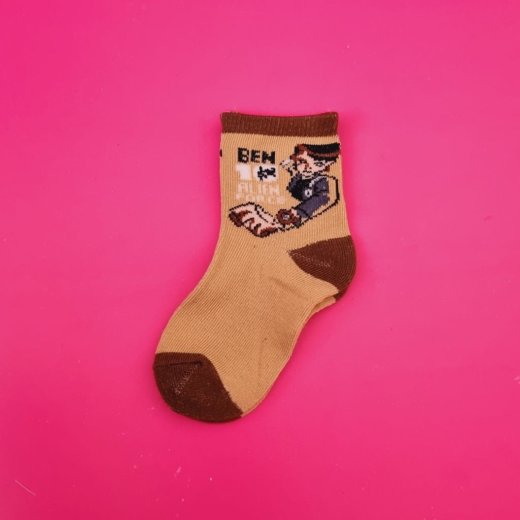 مشخصات جوراب پسرانه نیم ساق نخی طرح بتمن