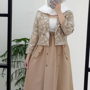 خرید اینترنتی کت دامن مانیا