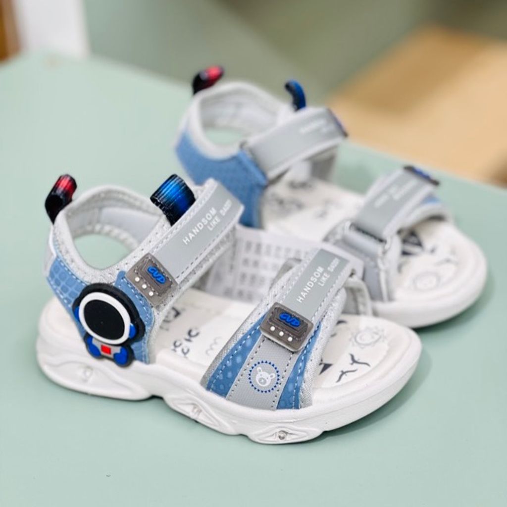 خرید اینترنتی قیمت صندل بچگانه طرح فضانورد برند A+B کد 4011403