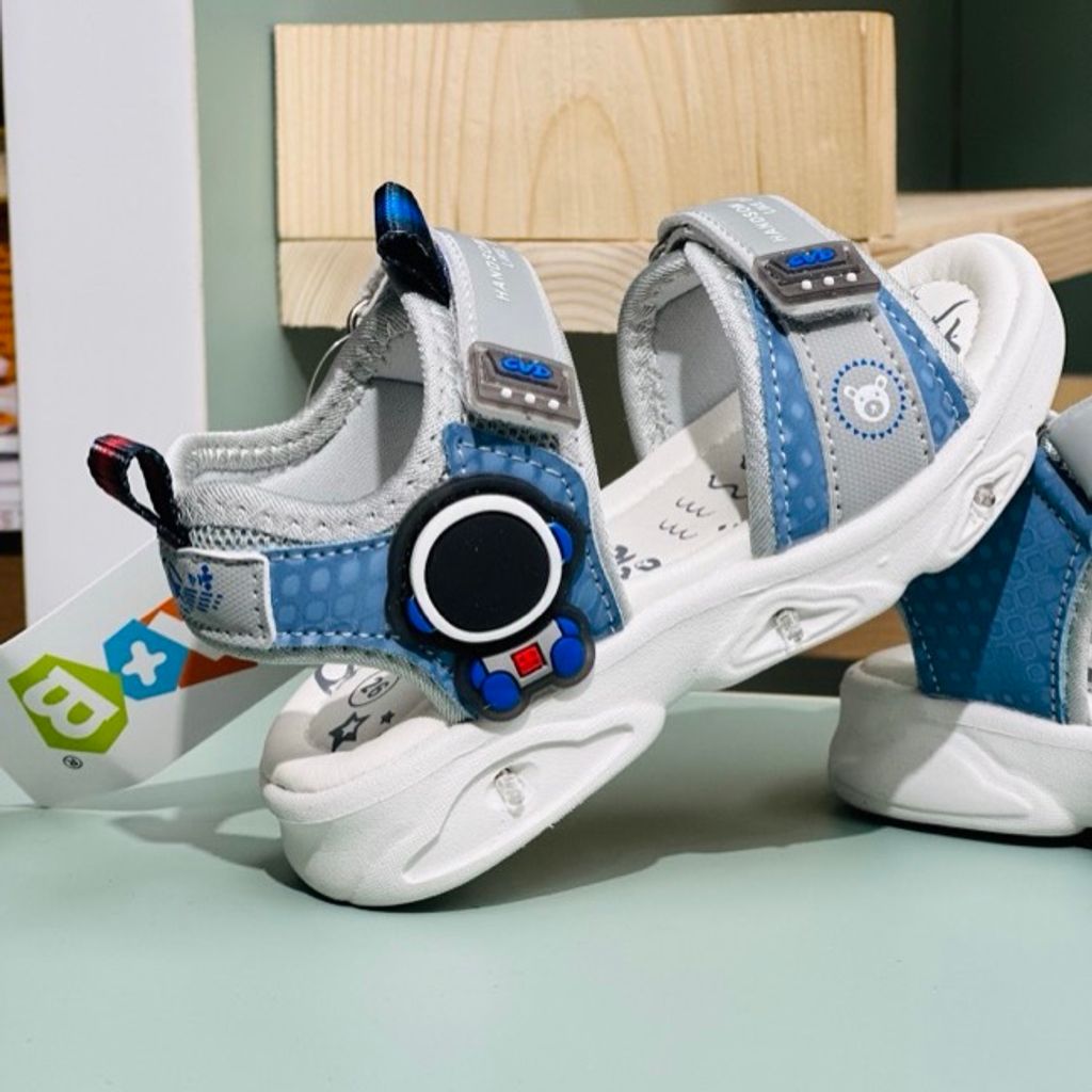 خرید اینترنتی قیمت صندل بچگانه طرح فضانورد برند A+B کد 4011403