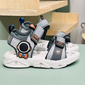 خرید اینترنتی قیمت صندل بچگانه طرح فضانورد برند A+B کد 4011403