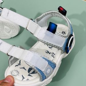 خرید اینترنتی قیمت صندل بچگانه طرح فضانورد برند A+B کد 4011403