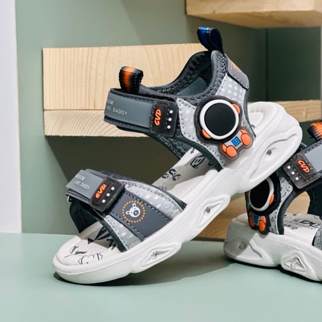 خرید اینترنتی قیمت صندل بچگانه طرح فضانورد برند A+B کد 4011403