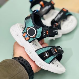 خرید اینترنتی قیمت صندل بچگانه طرح فضانورد برند A+B کد 4011403