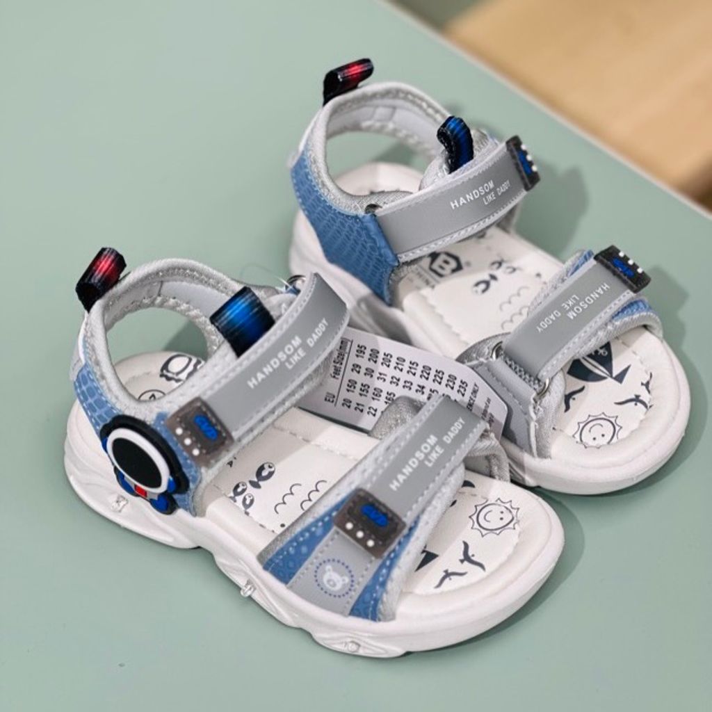 خرید اینترنتی قیمت صندل بچگانه طرح فضانورد برند A+B کد 4011403