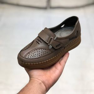 خرید آنلاین کفش طبی زنانه چسبی تابستونه رنگ گردویی