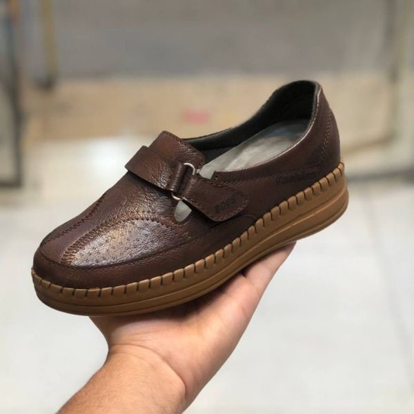 کفش طبی چرم زنانه چسبی رنگ قهوه ای