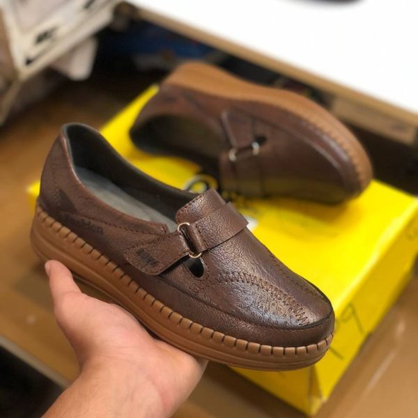 کفش طبی چرم زنانه چسبی رنگ قهوه ای