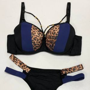 ست شورت و سوتین پلنگی کاپدار زنانه st34