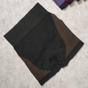خرید اینترنتی شورتک ورزشی زنانه