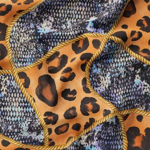 پارچه لباسی پیراهن زنانه پارچه الف مدل کرپ بوگاتی طرح پلنگی کد 4011157