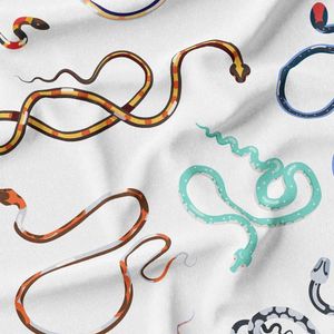 پارچه لباسی زنانه پارچه الف مدل کرپ بوگاتی طرح پوست ماری کد 4011192