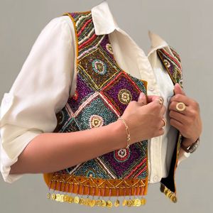 وست زنانه سنتی