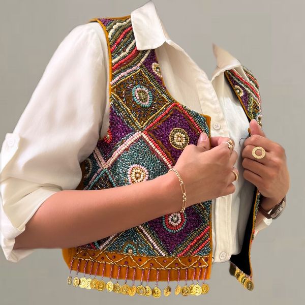 وست زنانه سنتی