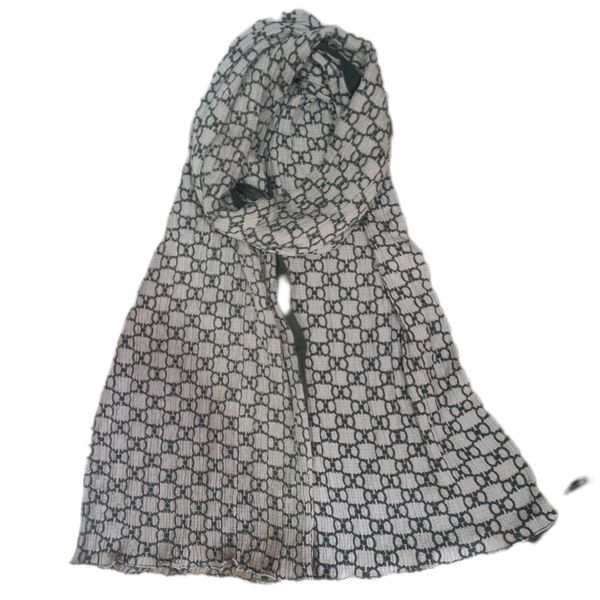 شال برشکا طرح دار c&c کد 640