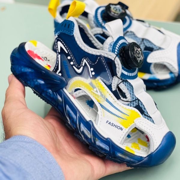 صندل بچگانه طرح آبرنگی برند Kaka کد 4012302