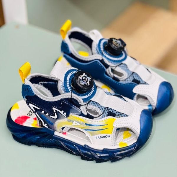 صندل بچگانه طرح آبرنگی برند Kaka کد 4012302