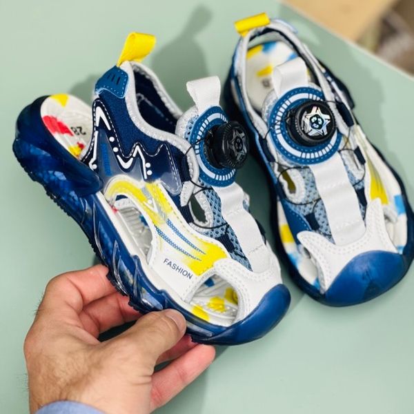 صندل بچگانه طرح آبرنگی برند Kaka کد 4012302