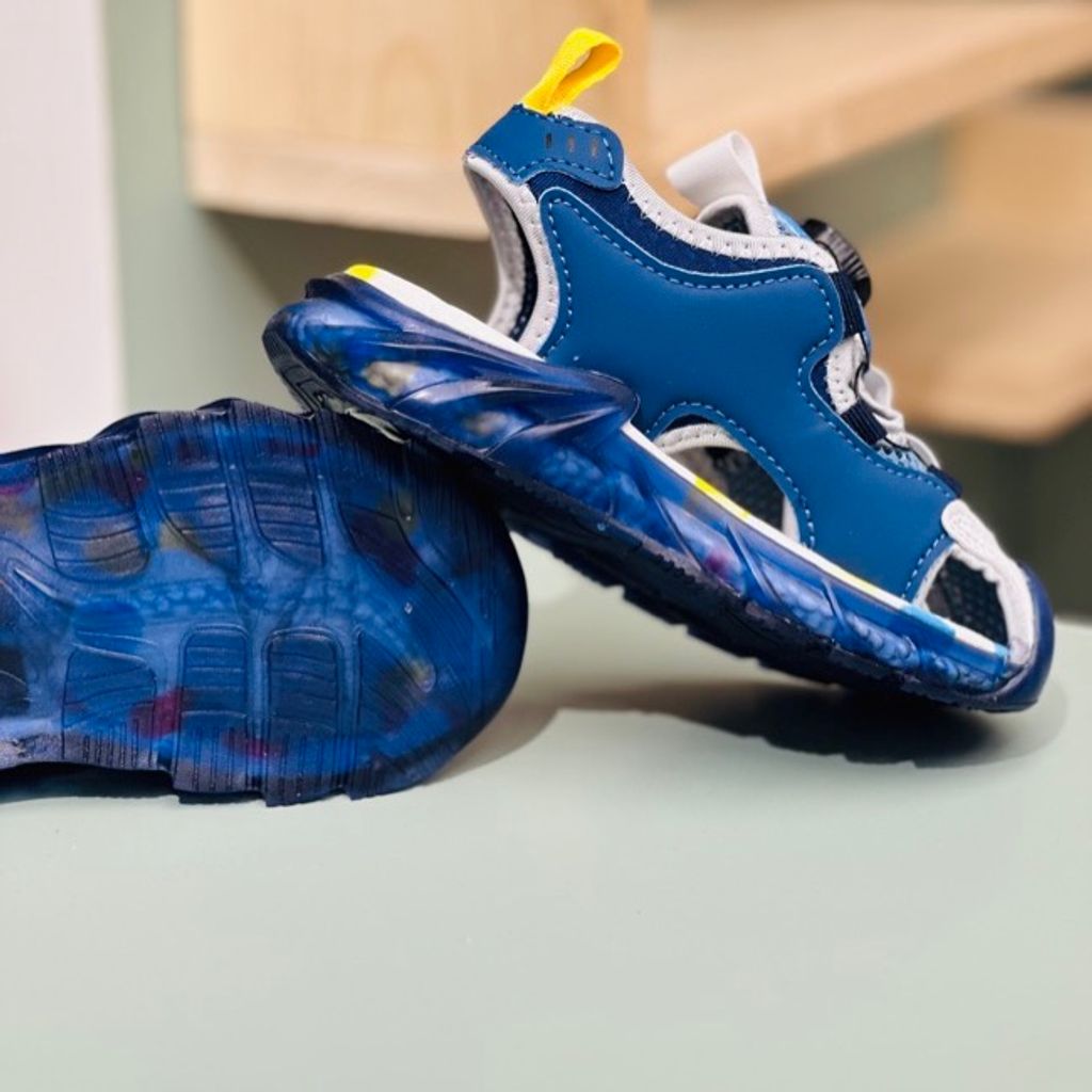 خرید اینترنتی قیمت صندل بچگانه طرح آبرنگی برند Kaka کد 4012302