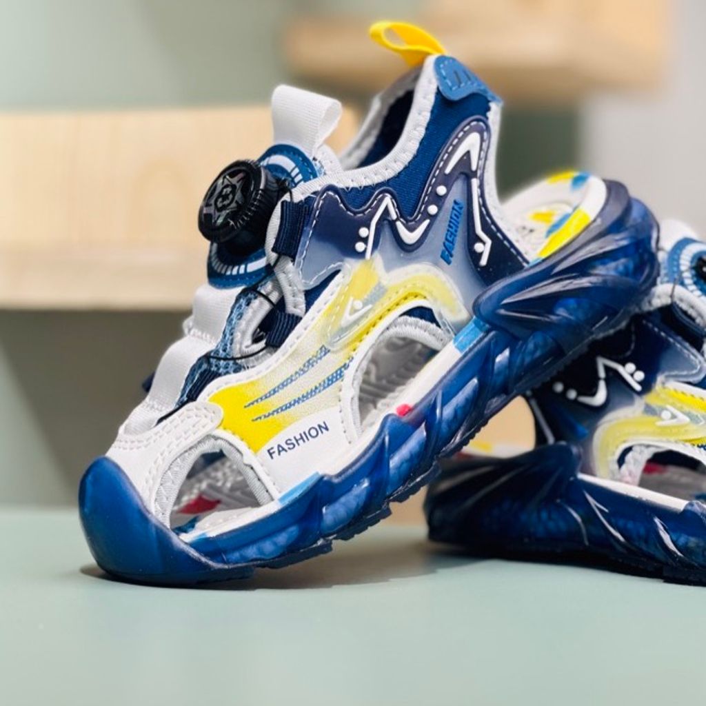 خرید اینترنتی قیمت صندل بچگانه طرح آبرنگی برند Kaka کد 4012302