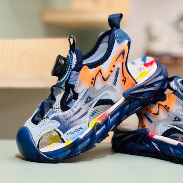 صندل بچگانه طرح آبرنگی برند Kaka کد 4012302