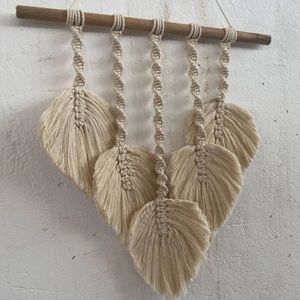 خرید اینترنتی دیوارکوب برگ پیچ مکرومه بافی طرح عروس