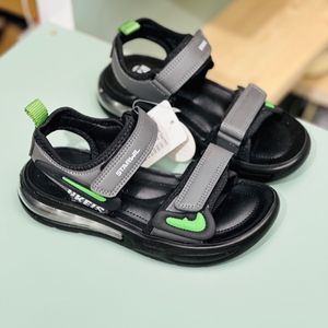 خرید اینترنتی قیمت صندل بچگانه اسپرت طرح کپسولی جردن برند Kids کد 4012601