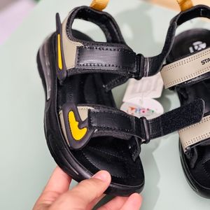 خرید اینترنتی قیمت صندل بچگانه اسپرت طرح کپسولی جردن برند Kids کد 4012601