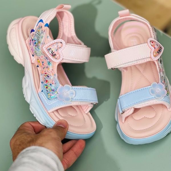 صندل دخترانه بچگانه طرح قلبی AIR برند Winstar کد 4012801